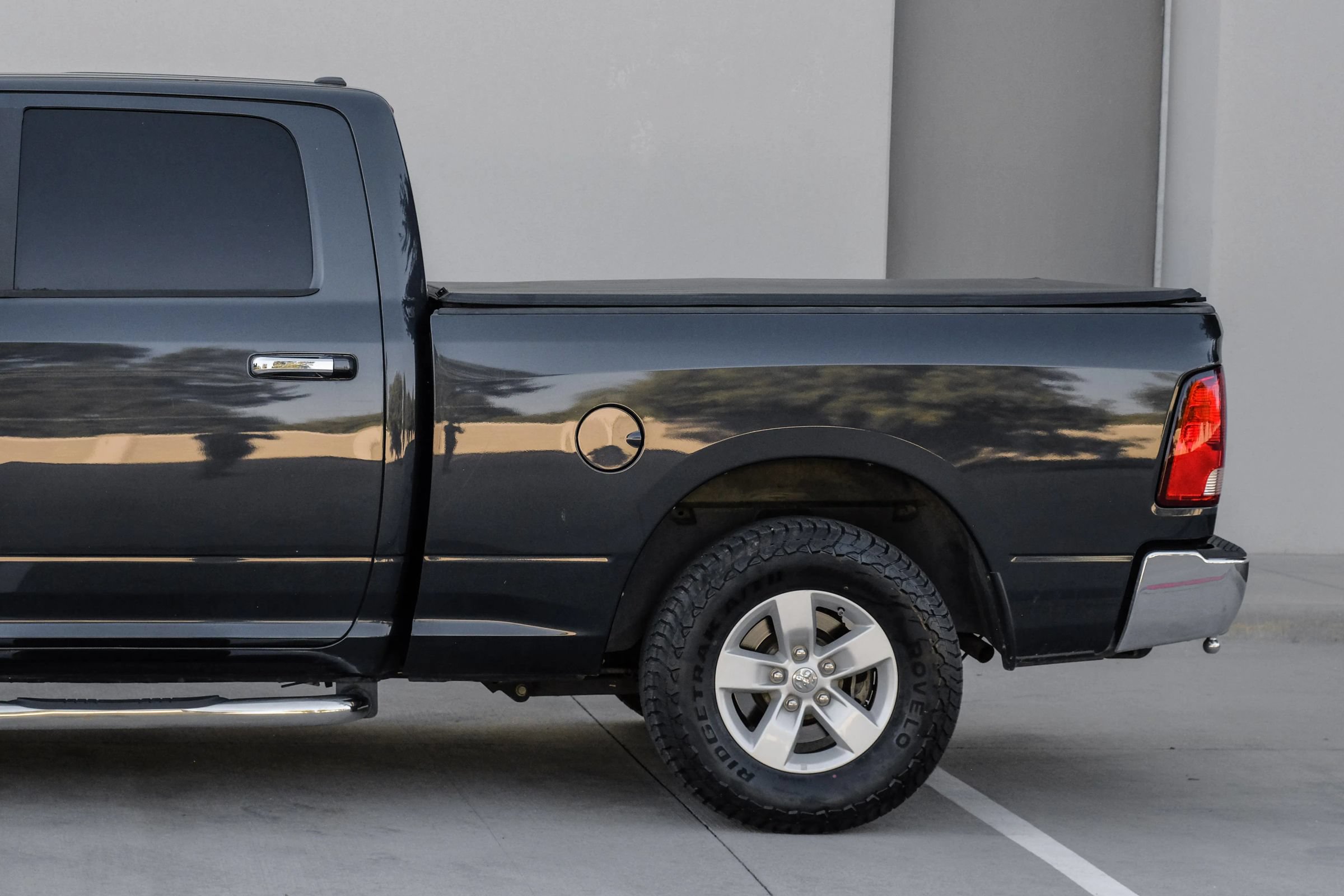 Used 2017 RAM 1500 Classic SLT RWD image 18