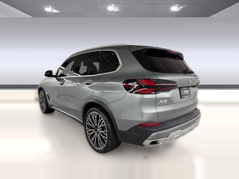 Used 2025 BMW X5 xDrive40i AWD/4WD image 3
