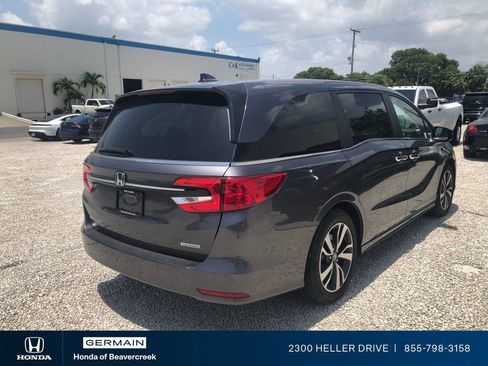 Used 2024 Honda Odyssey Touring image 3