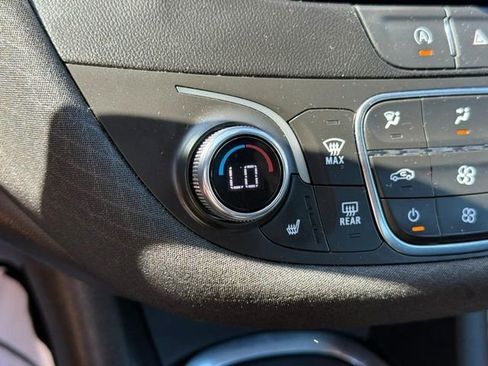 Used 2023 Chevrolet Malibu LT FWD image 23