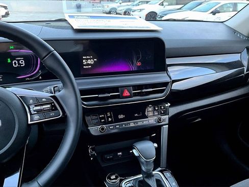 Certified 2025 Kia Seltos S image 8