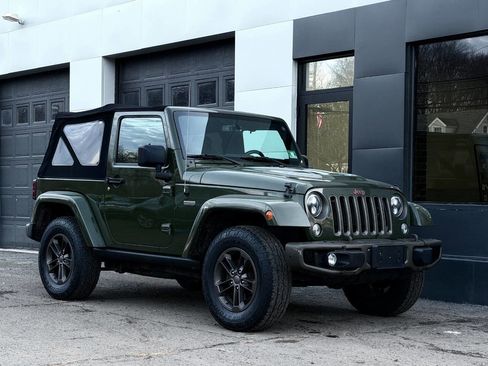 Used 2016 Jeep Wrangler Sahara image 7