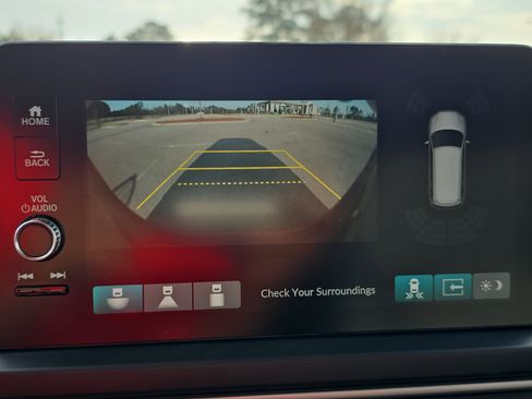 Used 2024 Honda Pilot Touring image 26