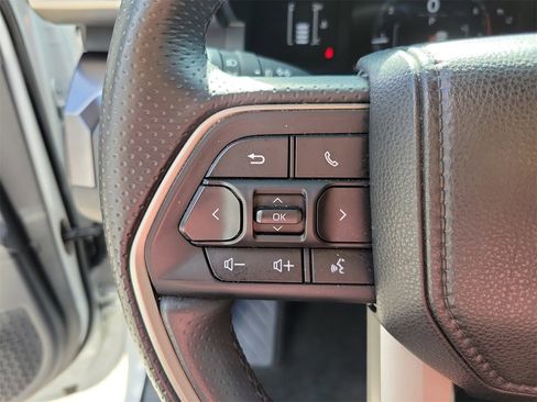 Used 2025 Toyota 4Runner SR5 image 18