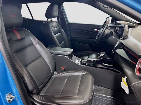 Used 2025 Chevrolet Trax RS w/ Driver Confidence Package image 24