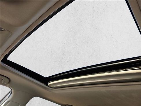 Used 2022 Toyota RAV4 XLE Premium FWD image 15