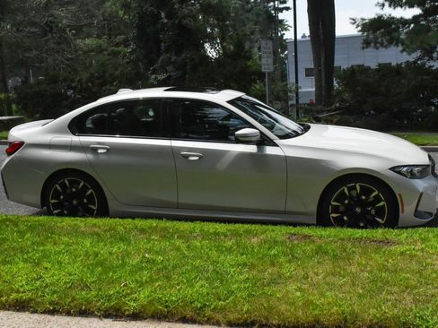 Used 2026 BMW 330i Sedan RWD image 9