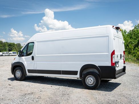 Used 2025 RAM ProMaster 2500 w/ Convenience Group FWD image 7