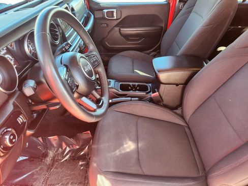 Used 2023 Jeep Gladiator Sport image 4