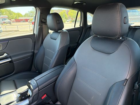Used 2022 Mercedes-Benz GLA 35 AMG 4MATIC image 12