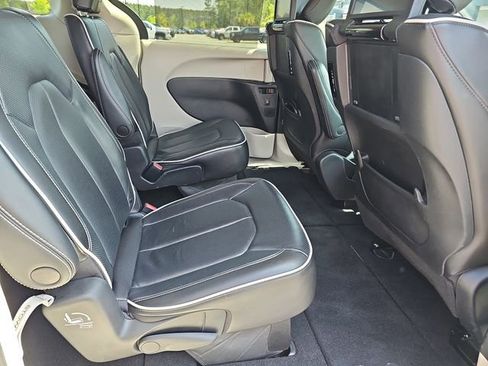Used 2023 Chrysler Pacifica Limited w/ Uconnect Theater Family Group AWD/4WD image 12
