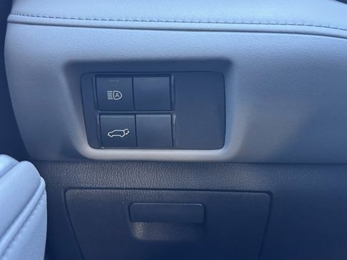 Used 2022 Toyota Highlander LE image 31