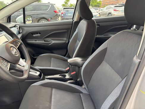 Used 2025 Nissan Versa SV FWD image 24