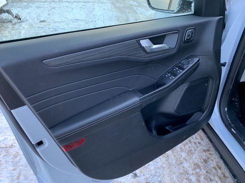 Used 2025 Ford Escape Platinum w/ Premium Technology Package image 21