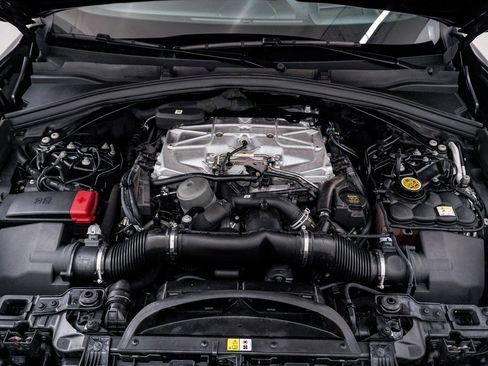 Used 2021 Jaguar F-PACE SVR image 29