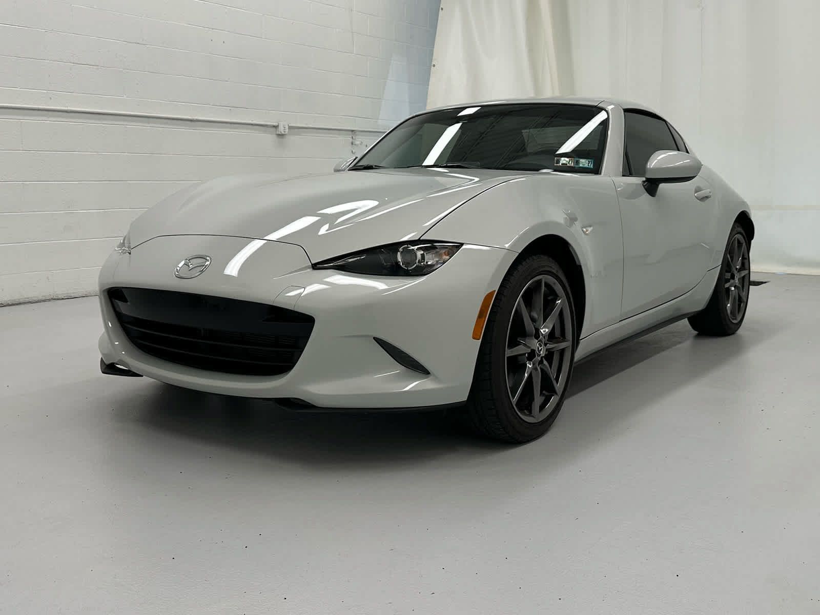 Used 2017 MAZDA MX-5 Miata RF Grand Touring RWD image 11