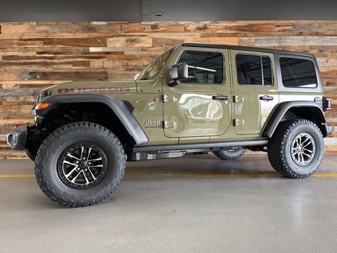 New 2026 Jeep Wrangler Unlimited Rubicon w/ Xtreme 35 Tire Package AWD/4WD image 19
