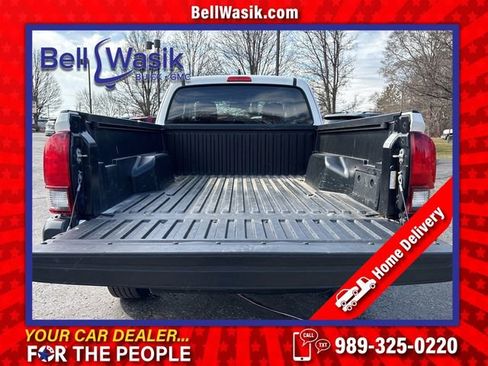 Used 2022 Toyota Tacoma SR image 5