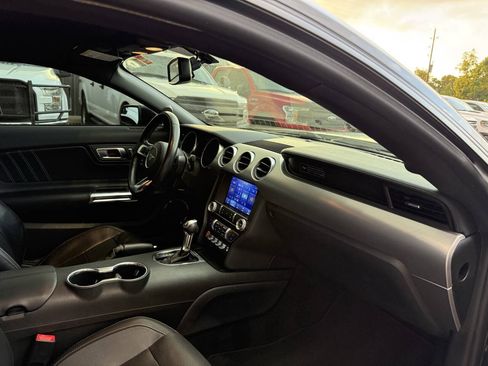 Used 2020 Ford Mustang Premium RWD image 10