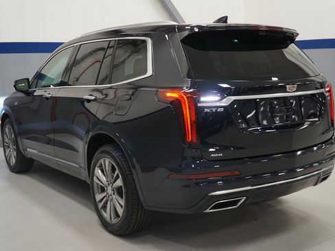Used 2022 Cadillac XT6 Premium Luxury w/ Technology Package image 3
