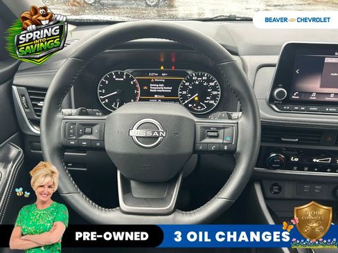 Used 2025 Nissan Rogue SV image 18