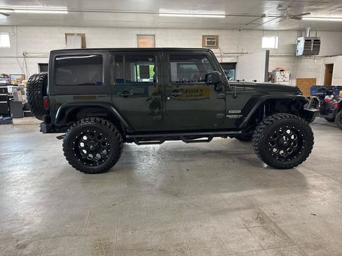 Used 2012 Jeep Wrangler Unlimited Sport AWD/4WD image 79