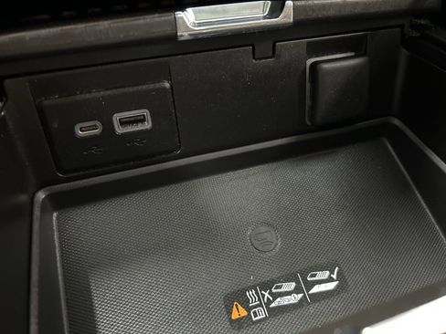 Used 2022 GMC Yukon XL Denali image 24