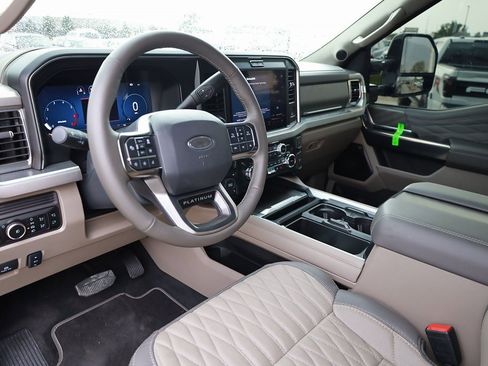 Used 2025 Ford F350 Platinum w/ Platinum Plus Package image 16