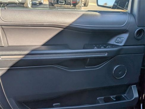 Used 2024 Ford Expedition Max XLT image 12
