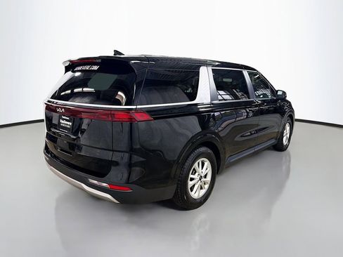 Used 2024 Kia Carnival LX FWD image 9
