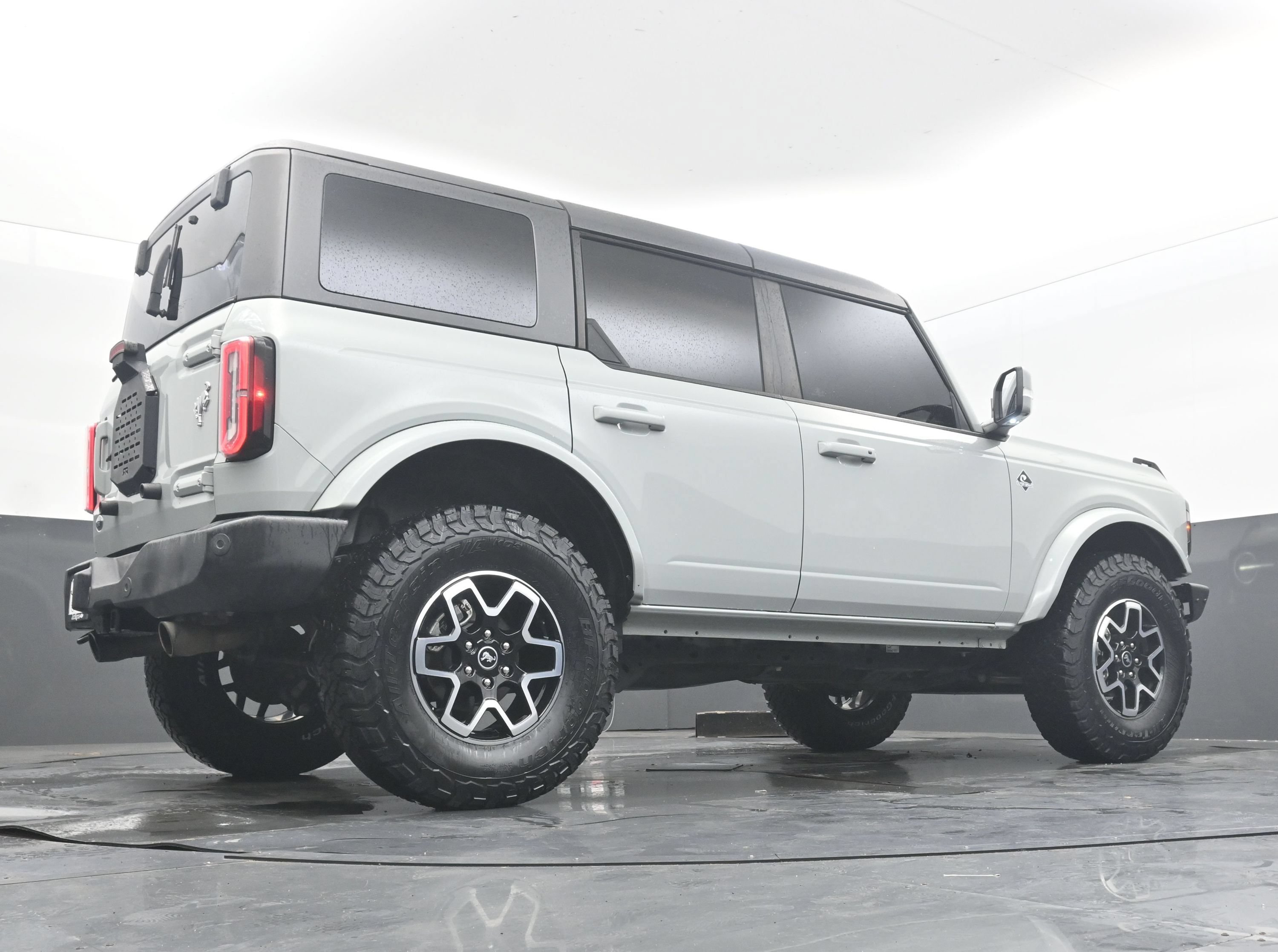 Used 2023 Ford Bronco Outer Banks AWD/4WD image 27
