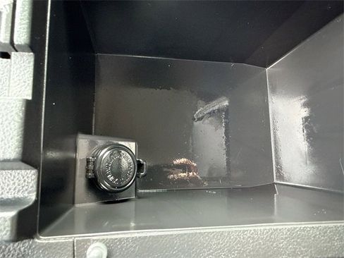 Used 2023 Subaru Outback Premium image 40