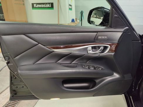 Used 2015 INFINITI Q70 L 3.7 w/ Technology Package image 21