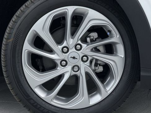 New 2027 Chevrolet Bolt LT image 9