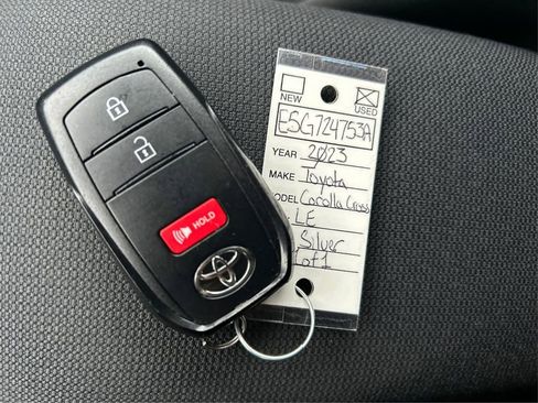 Used 2023 Toyota Corolla Cross LE image 33