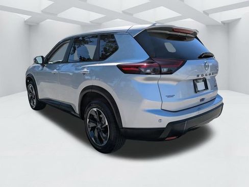 Used 2024 Nissan Rogue SV FWD image 7