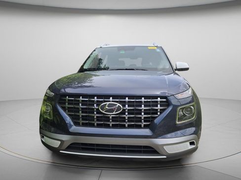 Used 2026 Hyundai Venue SEL FWD image 3