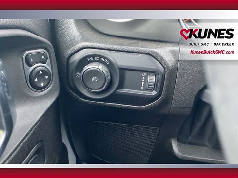 Used 2023 Jeep Wrangler Sahara image 18