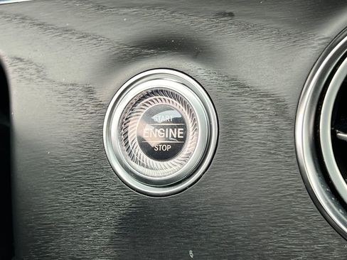Used 2023 Mercedes-Benz E 350 4MATIC Sedan image 33