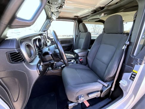 Used 2021 Jeep Wrangler Sport S image 11