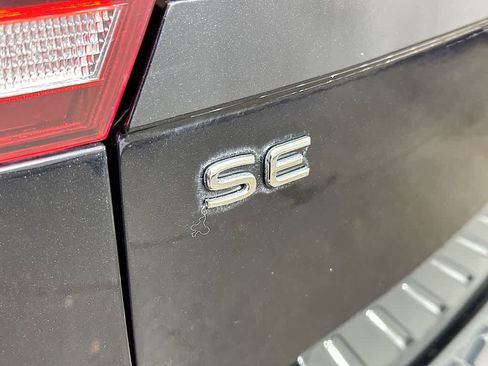 Used 2023 Volkswagen Tiguan SE R-Line FWD image 7