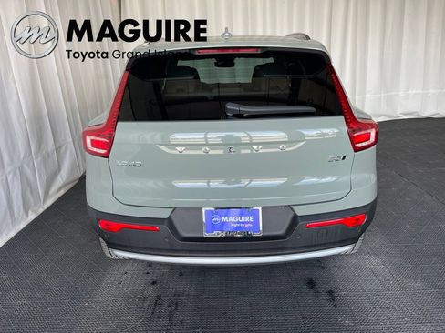 Used 2024 Volvo XC40 B5 Plus w/ Climate Package AWD/4WD image 31
