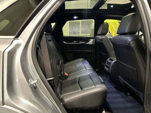 Used 2025 Cadillac XT5 Premium Luxury image 7
