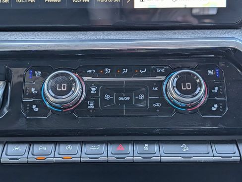 Used 2025 GMC Sierra 1500 Denali w/ Denali Reserve Package AWD/4WD image 22