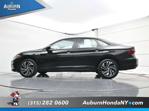 Used 2020 Volkswagen Jetta SEL image 18