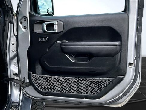 Used 2020 Jeep Wrangler Rubicon AWD/4WD image 28