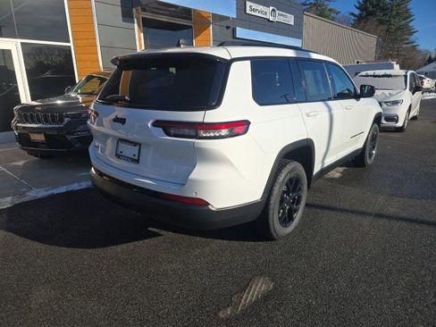 New 2025 Jeep Grand Cherokee L Laredo image 6
