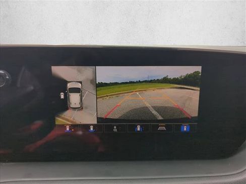 Used 2025 Buick Encore GX Avenir w/ Avenir Technology Package FWD image 12