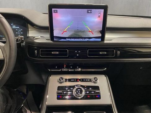 Certified 2023 Lincoln Aviator AWD w/ Premium Package image 18