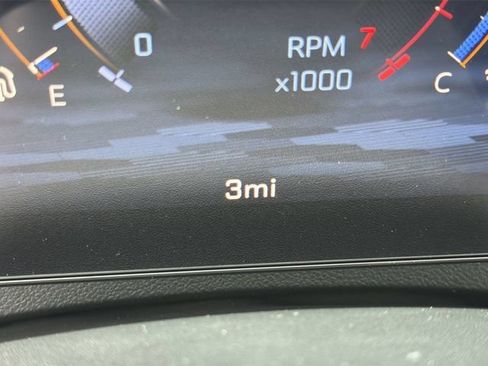 New 2026 Chevrolet Traverse LT w/ Sun and Wheel Package FWD image 16